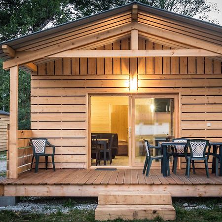 Camping L'Ecureuil - Mont-Blanc Village Domancy Exterior photo
