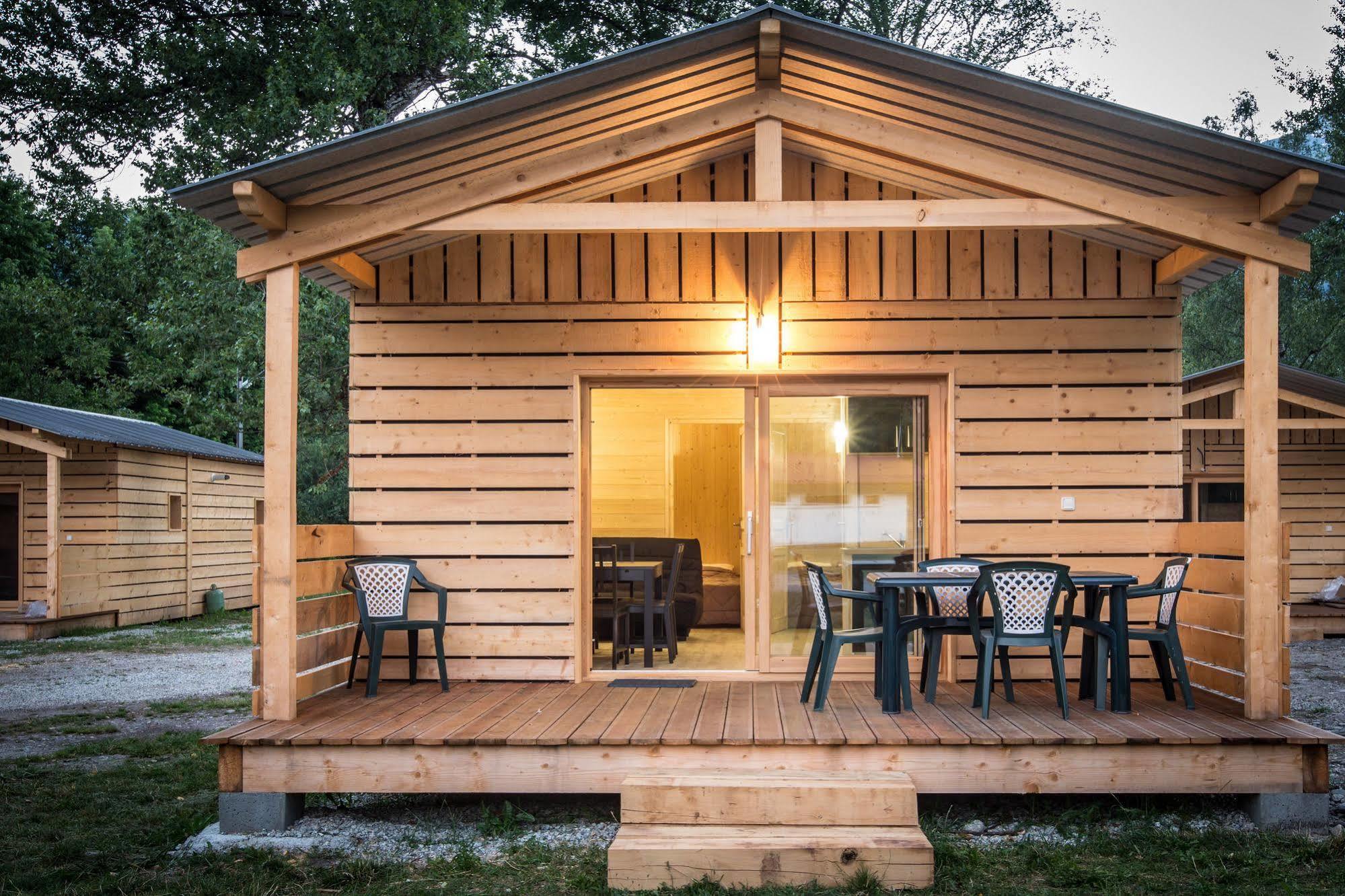Camping L'Ecureuil - Mont-Blanc Village Domancy Exterior photo