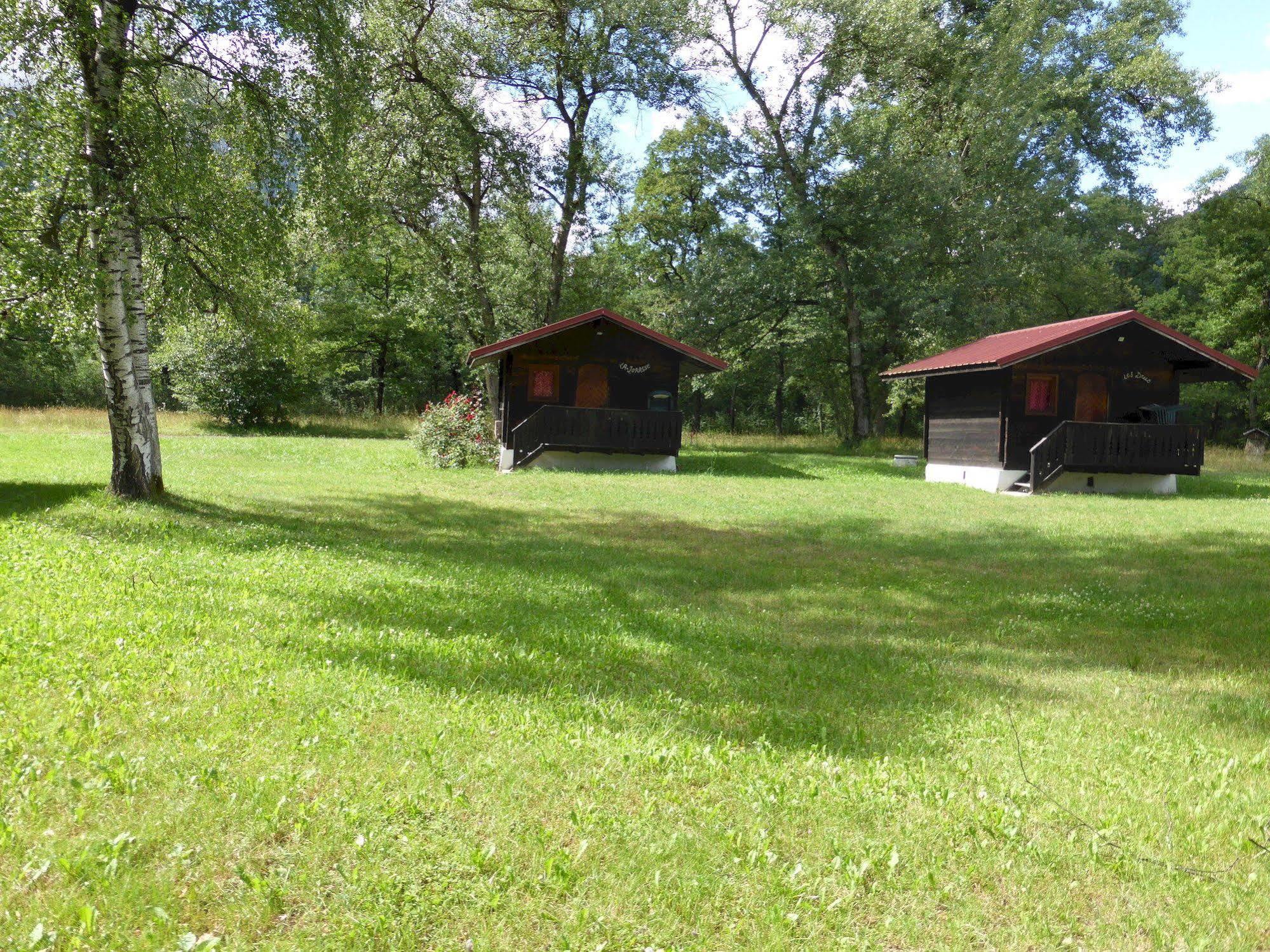 Camping L'Ecureuil - Mont-Blanc Village Domancy Exterior photo