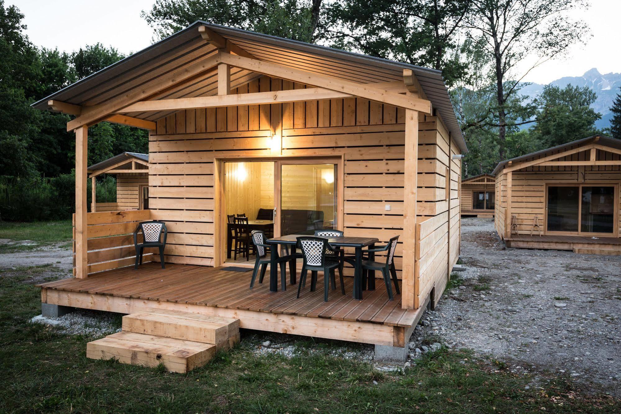 Camping L'Ecureuil - Mont-Blanc Village Domancy Exterior photo